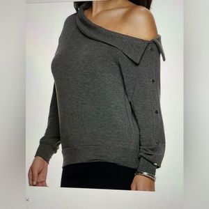 JENNIFER LOPEZ off the shoulder sweater sz large